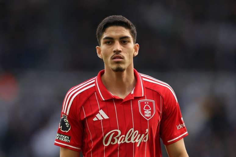 Jair tem pouca minutagem na Premier League –